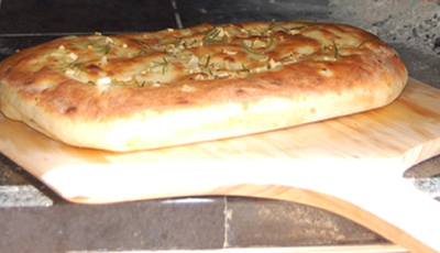 Garlic Bread in Wood Fired Oven Roam'in Pizza